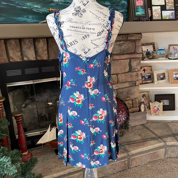 Society + Stitch Summer Dress Sz Large Blue Floral - Picture 3 of 15